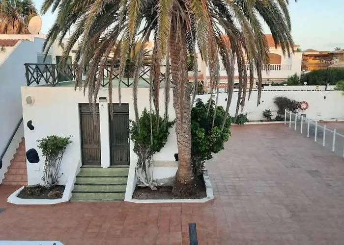 Avenna House In Costa Del Silencio 아로나